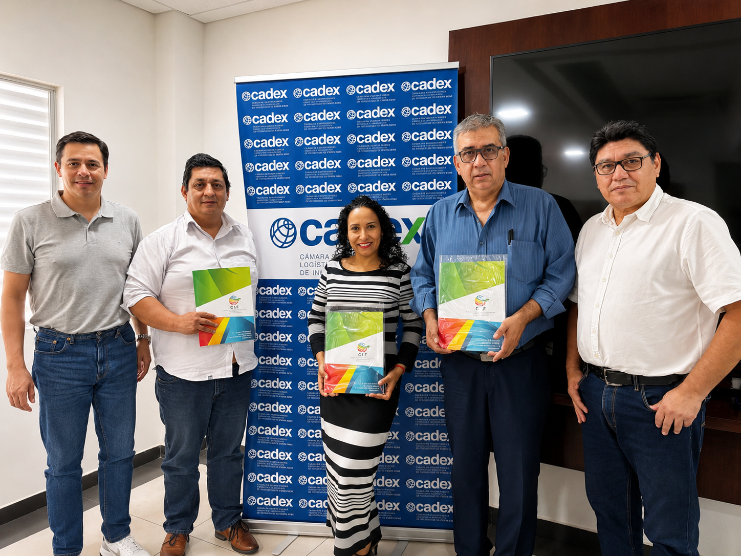 Utopía y CADEX acuerdan impulsar la presentación de la ZEED ante el Ministerio de Planificación.