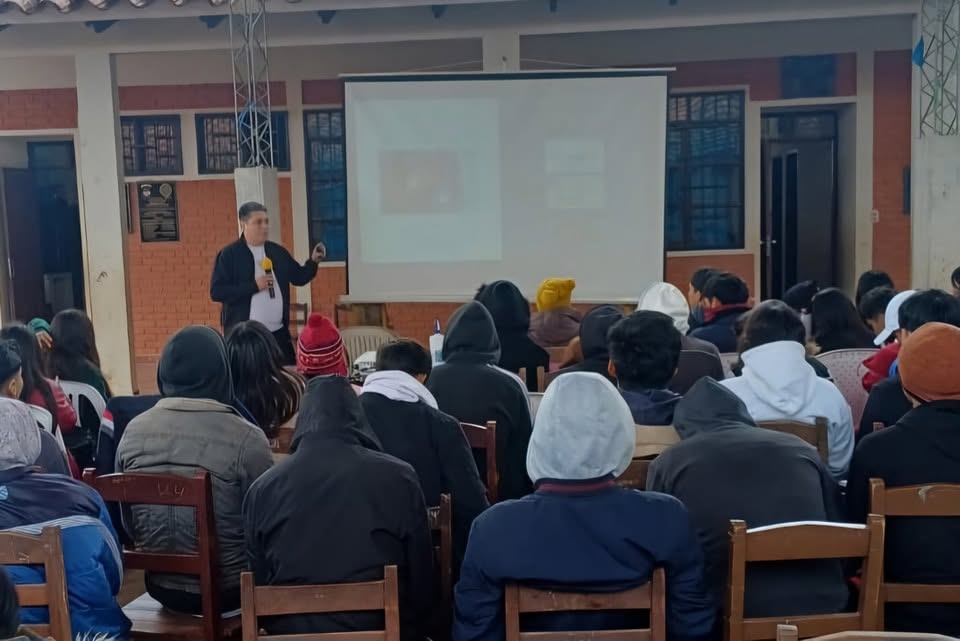 Fundación Utopía desarrolla una Jornada de Orientación Vocacional en Puerto Pailas · Imagen 4