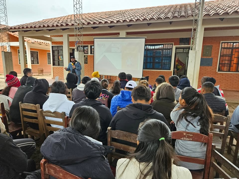 Fundación Utopía desarrolla una Jornada de Orientación Vocacional en Puerto Pailas · Imagen 1